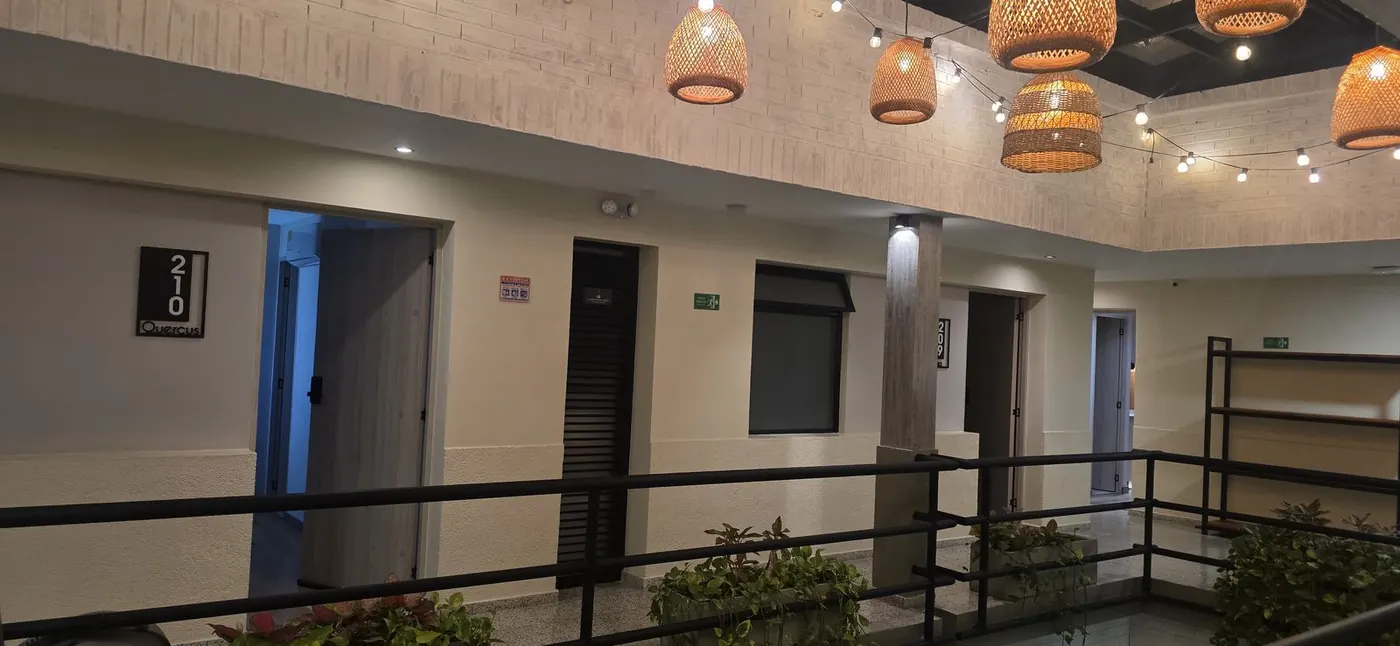 Pasillo interior de la casa de recuperación en Medellín