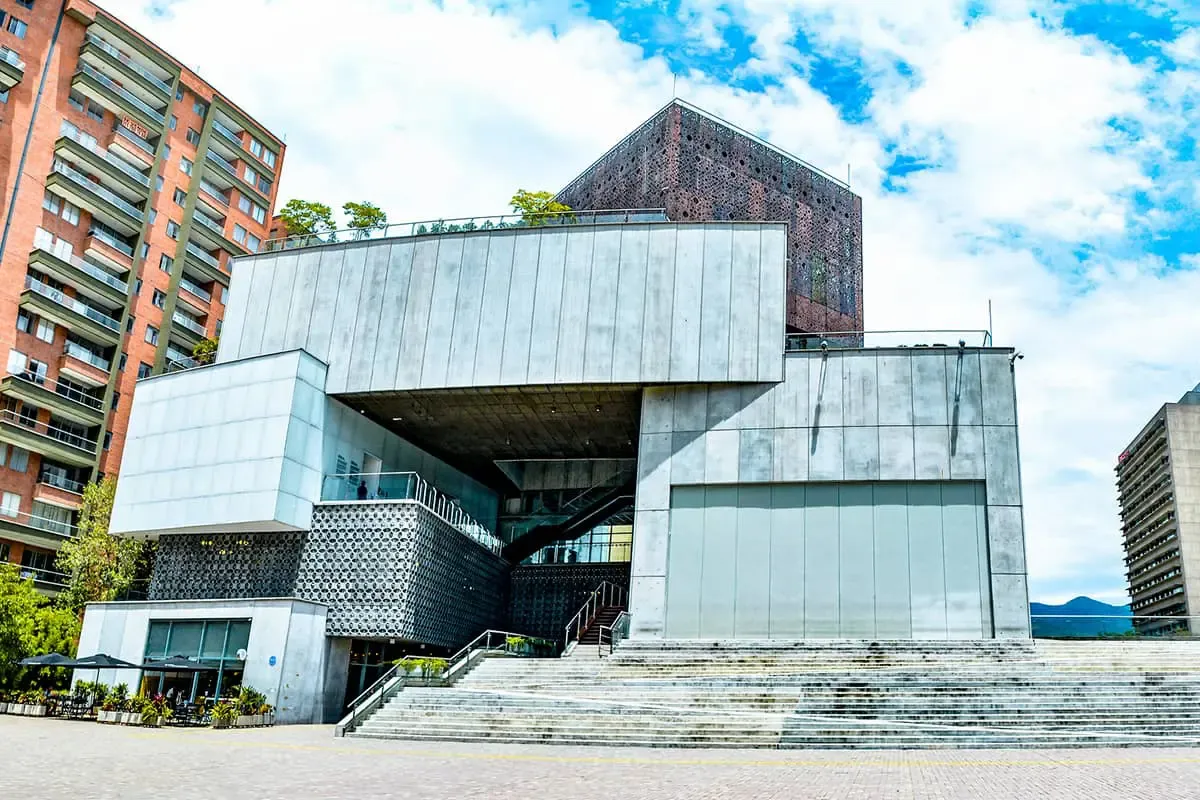 Mamoplastia en Medellín - procedimiento estético seguro con especialistas certificados