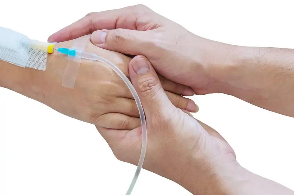 Sueroterapia intravenosa en Medellín - hidratación y vitaminas para bienestar